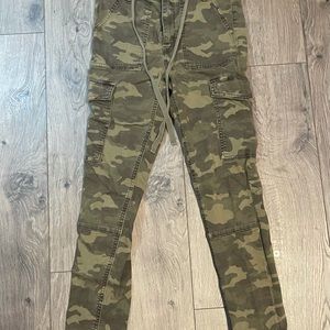 Cropped High Rise Camouflage Jeans